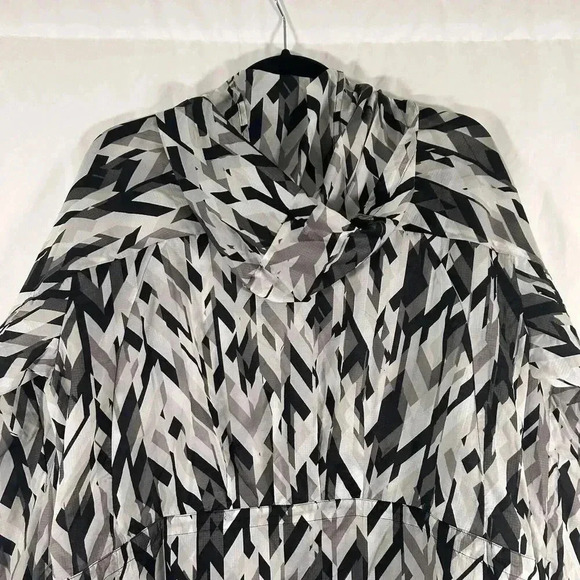 Nike Lightweight Hoodie Women's XL Black White Full Zip Long Sleeve Pockets - Picture 9 of 10